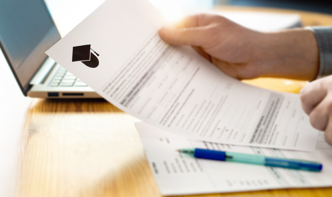 Complete a University Application: 6 Tips on Elements, Tests, Visas and Organisation | 大学申请：流程、考试、签证和准备的六点建议 PE-AC-R028