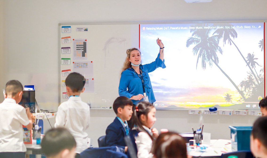 Defining and Understanding Bilingualism PE-AISL-R010